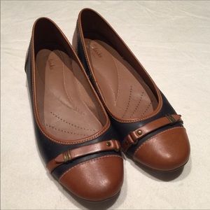 Women’s Clarks Lockney Flat blue and brown, 8.5M